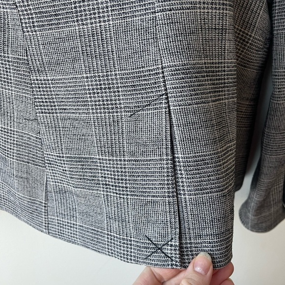 H&M long plaid one button schoolboy blazer women’s size 6 grey neutral office - Picture 8 of 11